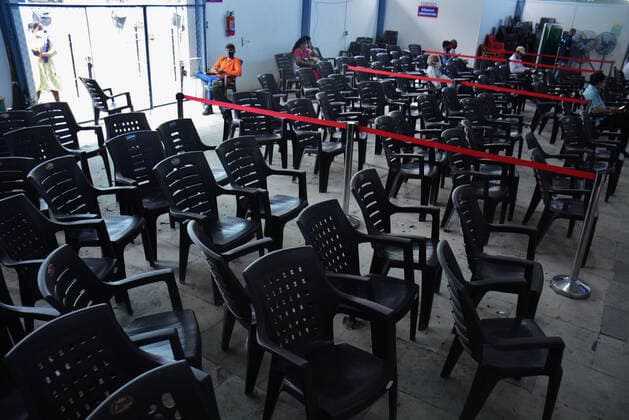 MUMBAI, INDIA ? MAY 19: A deserted view of a centre, even though vaccination resumed after four days at Rajawadi Hospital, in Ghatkopar, on May 19, 2021 in Mumbai, India. (Photo by Praful Gangurde Hindustan Times ) COVID-19 Vaccination Drive