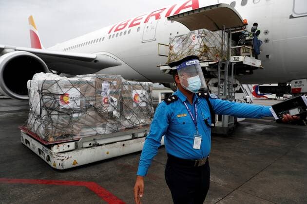 View of the health material to treat covid donated by the Spanish Agency for International Development Cooperation (AECID) as it arrives to the airport in Kathmandu, Nepal, 20 May 2021. Spanish Foreign Office has organized a trip for Spanish and other European climbers in Nepal that will be returning to Spain next 21 May 2021 after taking to the area health material to fight the coronavirus. Spanish Foreign Office has organized a trip for Spanish and other European climbers in Nepal that will be returning to Spain next 21 May 2021 after taking to the area health material to fight the coronavirus. Spanish Foreign Office organizes the return of Spanish and other European climbers !ACHTUNG: NUR REDAKTIONELLE NUTZUNG!  Copyright: xMariscalx GRAF1780 20210520-637571072326763525