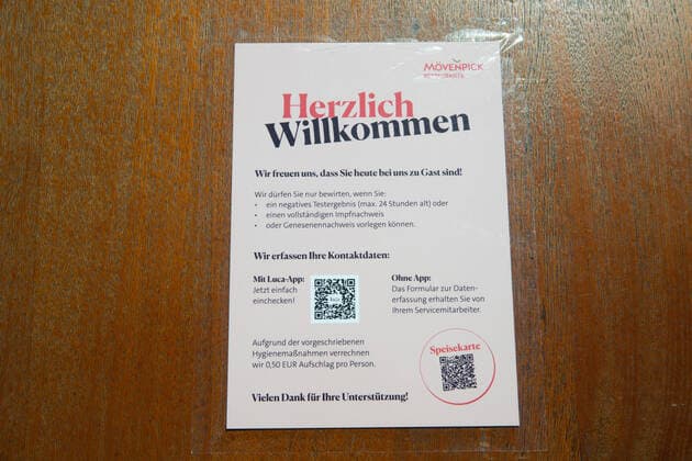 Niedersachsen, Hannover, City, Hannover öffnet wieder. Die Insidenz ist unter 100. Es kann wieder ohne Termin eingekauft werden und die Restaurants machen die Aussenbereiche auf.