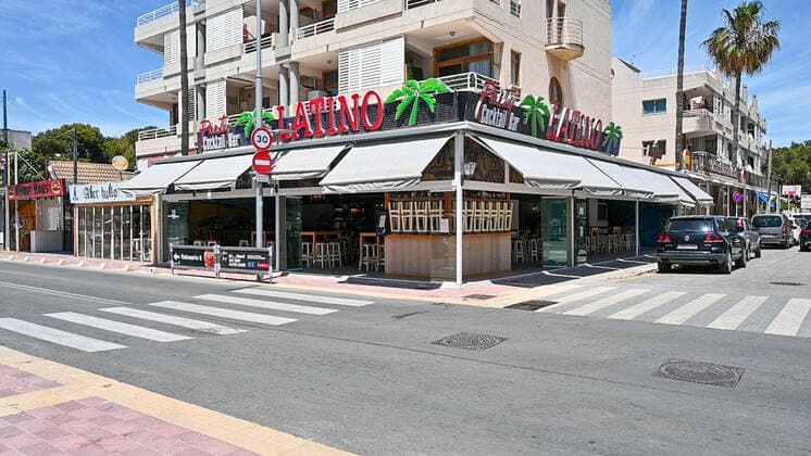 20210520 Bierkönig Softopening PALMA, SPAIN - MAY 20 2021 : Latino Bar an der Playa de Palma at - Bierkönig Softopening on May 20, 2021 in Palma, . Palma Baleares Spain