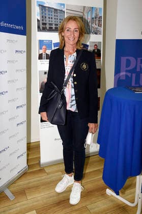 Michaela Gerg bei der Pressekonferenz zum 1. digitalen Jugendpreis 2021 unter dem Motto sagwasduwillst im Presseclub. München, 21.05.2021