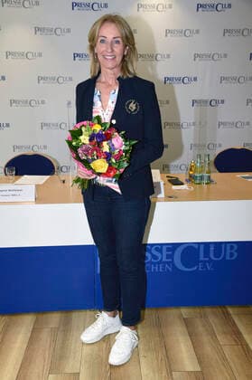 Michaela Gerg bei der Pressekonferenz zum 1. digitalen Jugendpreis 2021 unter dem Motto sagwasduwillst im Presseclub. München, 21.05.2021