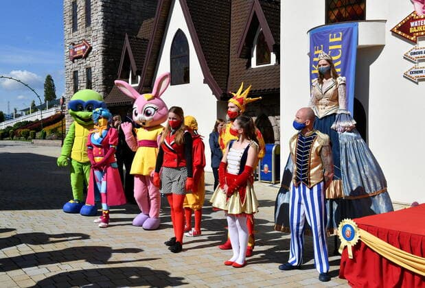Coronavirus in Polen, Wiedereröffnung des Freizeitparks Energylandia in Zator Poland s biggest amusement park reopens after lockdown Photo: Artur Barbarowski East News The largest amusement park in the country ?Energylandia? has been reopened after a pandemic break on May 21, 2021 in Zator near Cracow, Poland. EN_01477445_0012 