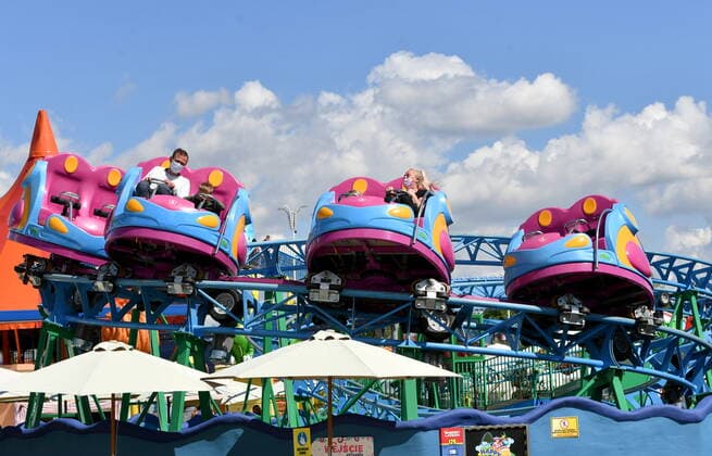 Coronavirus in Polen, Wiedereröffnung des Freizeitparks Energylandia in Zator Poland s biggest amusement park reopens after lockdown Photo: Artur Barbarowski East News The largest amusement park in the country ?Energylandia? has been reopened after a pandemic break on May 21, 2021 in Zator near Cracow, Poland. EN_01477445_0072 