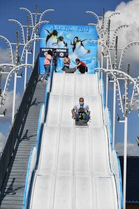 Coronavirus in Polen, Wiedereröffnung des Freizeitparks Energylandia in Zator Poland s biggest amusement park reopens after lockdown Photo: Artur Barbarowski East News The largest amusement park in the country ?Energylandia? has been reopened after a pandemic break on May 21, 2021 in Zator near Cracow, Poland. EN_01477445_0073 