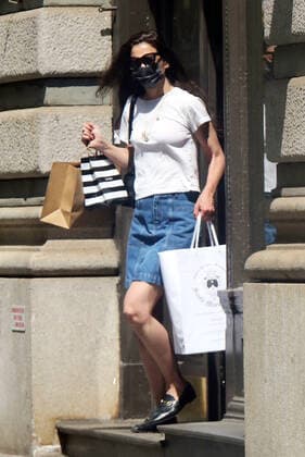 Bilder des Jahres 2021, Entertainment 05 Mai Entertainment Themen der Woche KW20 Entertainment Bilder des Tages NEW YORK, NY- May 21: Katie Holmes seen shopping on Lafayette Street in New York City on May 21, 2021 Copyright: xRW MediaPunchx