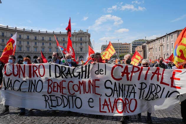 Coronavirus, Demonstration für Patentaufhebung in Rom Demonstration in Rome on Saturday 22 May. The basic union union (USB). At the center of the event, once again, the request for the liberalization of patents on vaccines.  Copyright: xStefanoxRonchinix xIPAx xStefanoxRonchinix