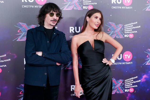 KRASNOGORSK, MOSCOW REGION, RUSSIA - MAY 22, 2021: Baigali Serkebayev and Keti Topuria of the pop band A-Studio attend the 10th RU.TV Channel music award ceremony at Crocus City Hall. Sergei Karpukhin TASS  TS100FED