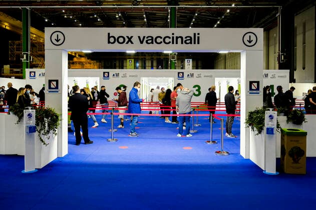 Italy: Vaccine anti covid-19 age group 30 39 Naples, Italy, Today, 22 March 2021, at the Naples airport of Capodichino in the Atitech warehouses the vaccination campaign for the 30-39 age group with the AstraZeneca vaccine, vaccinations will go on all night until 7 a.m. the following morning ABPH9355 Copyright: xAntonioxBalascox
