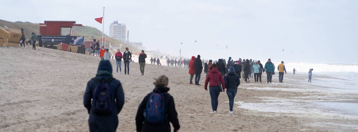 Bilder des Jahres 2021, News 05 Mai Coronavirus in Kanada, Premierminister von Nova Scotia Iain Rankin bekommt Pfizer-BioNTech Impfung News Themen der Woche KW20 News Bilder des Tages Nordseeinsel Sylt am Pfingstsonntag 2021 - Pfingsten auf Sylt während der Corona-Pandemie Wenningstedt -;Nordseeinsel Sylt am Pfingstsonntag 2021 - Pfingsten auf Sylt während der Corona-Pandemie Wenningstedt -, Sylt Schleswig-Holstein Deutschland Sylt *** North Sea Island Sylt on Whitsunday 2021 Whitsun on Sylt during the Corona Pandemic Wenningstedt North Sea Island Sylt on Whitsunday 2021 Whitsun on Sylt during the Corona Pandemic Wenningstedt , Sylt Schleswig Holstein Germany Sylt