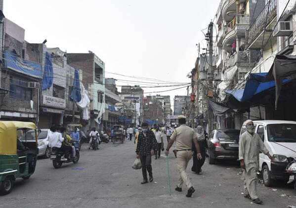 NEW DELHI, INDIA - MAY 23: A view of market at Seelampur Area during Covid pandemic on May 23, 2021 in New Delhi, India. The lockdown in Delhi has been extended by another week and if the daily Covid numbers continue to drop, the process of unlocking will be initiated, Delhi Chief Minister Arvind Kejriwal said today. For now, the lockdown will be in place till 5 am on May 31. Delhi reported 1649 new cases of COVID on May 23. ( Photo by Sonu Mehta Hindustan Times) Lockdown In Delhi To Contain Spread Of Covid Pandemic