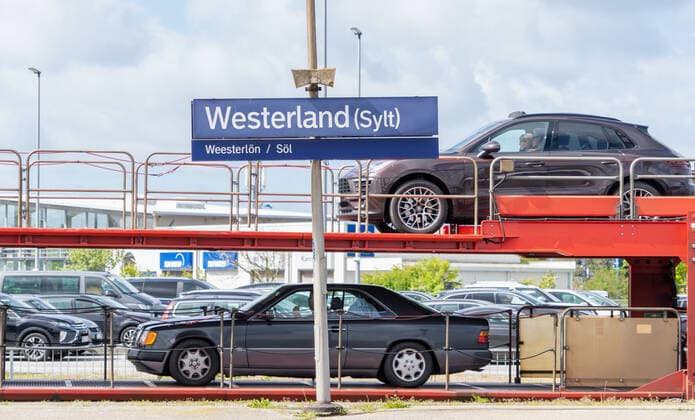 Nordseeinsel Sylt am Pfingstsonntag 2021 - Sylt-Shuttel der Deutschen Bahn -;Nordseeinsel Sylt am Pfingstsonntag 2021 - Sylt-Shuttel der Deutschen Bahn -, Sylt Schleswig-Holstein Deutschland Sylt-Shuttle *** North Sea Island Sylt on Whitsunday 2021 Sylt Shuttel of Deutsche Bahn North Sea Island Sylt on Whitsunday 2021 Sylt Shuttel of Deutsche Bahn , Sylt Schleswig Holstein Germany Sylt Shuttle