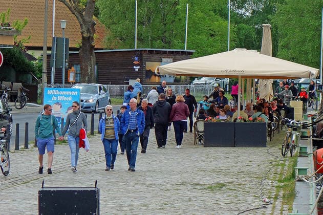 Hafen Greifswald Eldena. Viele Bürger der Hansestadt Greifswald und den Umland genießen die neu gewonnene Freiheit. 24.05.2021 Greifswald Eldena (Lockdown)