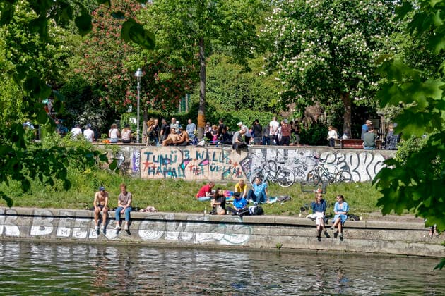 Landwehrkanal im Frühling, Berlin, Kreuzberg Landwehrkanal im Frühling, Berlin, Kreuzberg