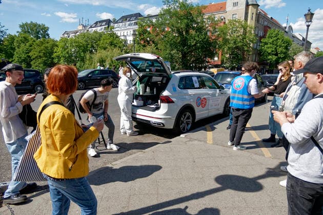 mobiler Corona Schnelltest Landwehrkanal Berlin, Neukölln , mobiler Corona Schnelltest, Hobrechtbrücke, Landwehrkanal Berlin, Neukölln ,