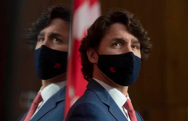 Bilder des Jahres 2021, News 05 Mai News Themen der Woche KW21 May 25, 2021, Ottawa, on, Canada: Prime Minister Justin Trudeau listens to a speaker appear by video during a news conference in Ottawa, Tuesday May 25, 2021. Ottawa Canada  - ZUMAc35_ 20210525_zaf_c35_010 Copyright: xAdrianxWyldx