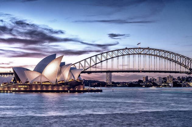 Architektur von Jorn Utzon Sydney beautiful night skyline from Farm Cove. Copyright: xx 20638266