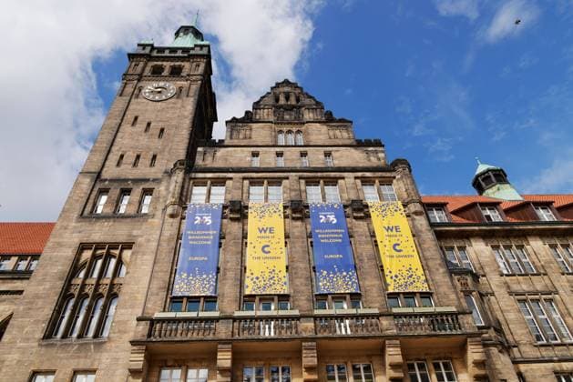 PK- KHS 2025 27.05.2021, Chemnitz, rathaus, PK Der Aufsichtsrat der Kulturhauptstadt Europas 2025 GmbH nimmt seine Arbeit auf. Dazu gibt es im Chemnitzer Rathaus im Stadtverordnetensaal eine Pressekonferenz. Rathaus Chemnitz Chemnitz Sachsen BRD *** PK KHS 2025 27 05 2021, Chemnitz, rathaus, PK The supervisory board of the European Capital of Culture 2025 GmbH takes up its work For this purpose there is a press conference in the Chemnitz city hall in the city council hall City Hall Chemnitz Chemnitz Saxony BRD