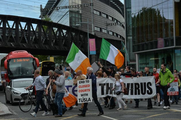 Anti-Vaccination Protest In Dublin Anti-Vaccination, anti-mask and anti-pandemic protesters march in the center of Dublin. On Thursday, 27 May 2021, in Dublin, Ireland. Dublin Ireland widak-antivacc210527_np3z2  Copyright: xArturxWidakx