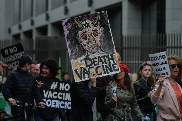 Anti-Vaccination Protest In Dublin Anti-Vaccination, anti-mask and anti-pandemic protesters march in the center of Dublin. On Thursday, 27 May 2021, in Dublin, Ireland. Dublin Ireland widak-antivacc210527_nplm7  Copyright: xArturxWidakx