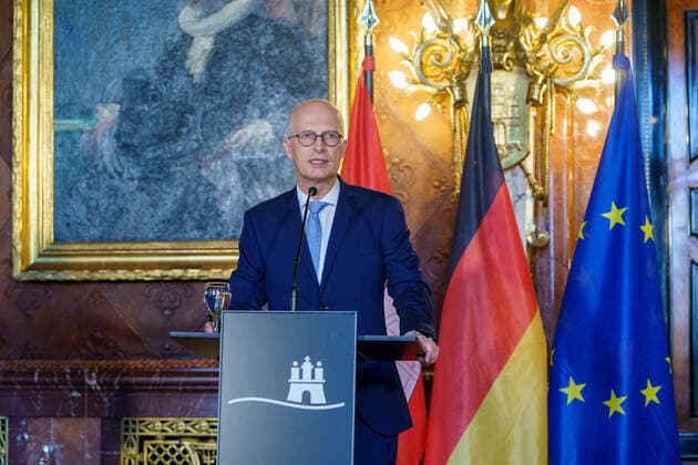 Hamburger Senat informiert über bevorstehende Öffnungsschritte während der Corona-Pandemie Erster Bürgermeister Dr. Peter Tschentscher -;Hamburger Senat informiert über bevorstehende Öffnungsschritte während der Corona-Pandemie Erster Bürgermeister Dr. Peter Tschentscher -, Hamburg Hamburg Deutschland Rathaus