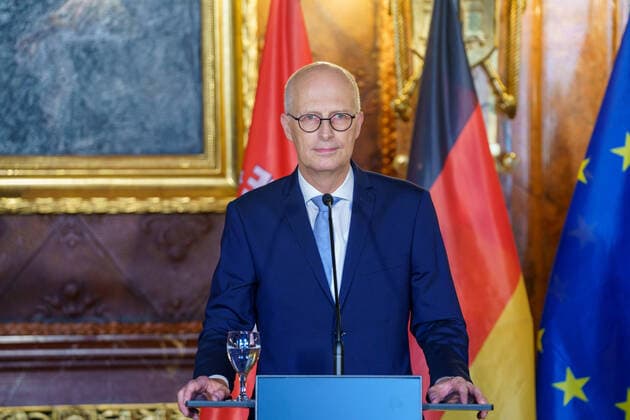 Hamburger Senat informiert über bevorstehende Öffnungsschritte während der Corona-Pandemie Erster Bürgermeister Dr. Peter Tschentscher -;Hamburger Senat informiert über bevorstehende Öffnungsschritte während der Corona-Pandemie Erster Bürgermeister Dr. Peter Tschentscher -, Hamburg Hamburg Deutschland Rathaus