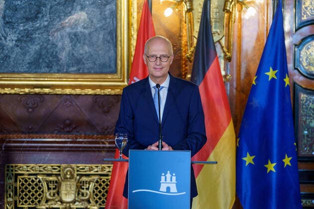 News Themen der Woche KW21 News Bilder des Tages Hamburger Senat informiert über bevorstehende Öffnungsschritte während der Corona-Pandemie Erster Bürgermeister Dr. Peter Tschentscher -;Hamburger Senat informiert über bevorstehende Öffnungsschritte während der Corona-Pandemie Erster Bürgermeister Dr. Peter Tschentscher -, Hamburg Hamburg Deutschland Rathaus