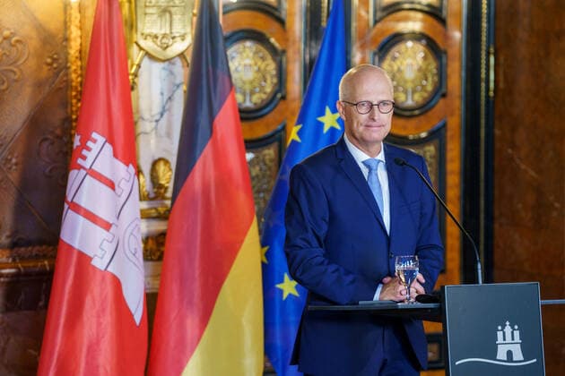 Hamburger Senat informiert über bevorstehende Öffnungsschritte während der Corona-Pandemie Erster Bürgermeister Dr. Peter Tschentscher -;Hamburger Senat informiert über bevorstehende Öffnungsschritte während der Corona-Pandemie Erster Bürgermeister Dr. Peter Tschentscher -, Hamburg Hamburg Deutschland Rathaus