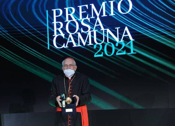 foto ipp marmorino - milano 28 05 2021 - Premio Rosa Camuna- Nella foto il cardinale Giovani Battista Re regione lombardia- premio rosa