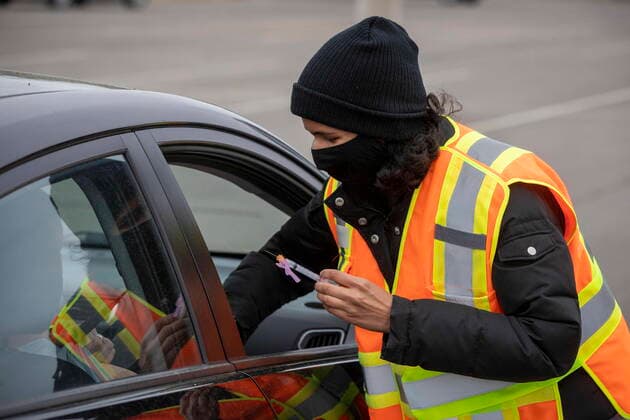 May 28, 2021, Kingston, Ontario, Canada: A person receives a COVID-19 vaccine at a drive-thru clinic at Richardson Stadium in Kingston, Ont., on Friday, May 28, 2021. Kingston Canada  - ZUMAc35_ 20210528_zaf_c35_041 Copyright: xLarsxHagbergx