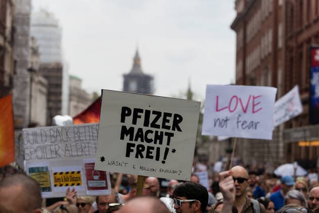 Thousands Gather In London For ˜Medical Freedom Bill Anti-Lockdown Protest Demonstrators take part in an anti-lockdown Medical Freedom Bill protest, amid the spread of the Indian Covid variant, in London, Britain, 29 May 2021. The Metropolitan Police have said they are aware of plans for a large-scale protest and have increased officer numbers accordingly. London United Kingdom musialek-thousand210529_npXrh  Copyright: xMaciekxMusialekx