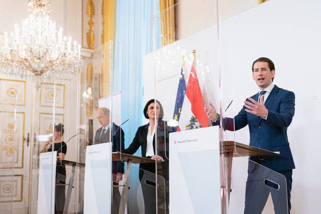 Wien 28.05.2021, Bundeskanzleramt, Wien, AUT, Bundesregierung, Pressekonferenz nach Beratungen der Bundesregierung mit Experten und den Landeshauptleuten zu Corona-Massnahmen und den geplanten Oeffnungsschritten, im Bild v. l. Oswald Wagner (MedUni Wien), Elisabeth Koestinger (OeVP), Sebastian Kurz (OeVP) during a press conference after a meeting of the federal government with experts and state governors on corona measures and the planned opening steps at the federal chancellery in Vienna, Austria on 2021 05 28.