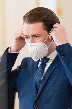 Wien 28.05.2021, Bundeskanzleramt, Wien, AUT, Bundesregierung, Pressekonferenz nach Beratungen der Bundesregierung mit Experten und den Landeshauptleuten zu Corona-Massnahmen und den geplanten Oeffnungsschritten, im Bild Sebastian Kurz (OeVP) during a press conference after a meeting of the federal government with experts and state governors on corona measures and the planned opening steps at the federal chancellery in Vienna, Austria on 2021 05 28.