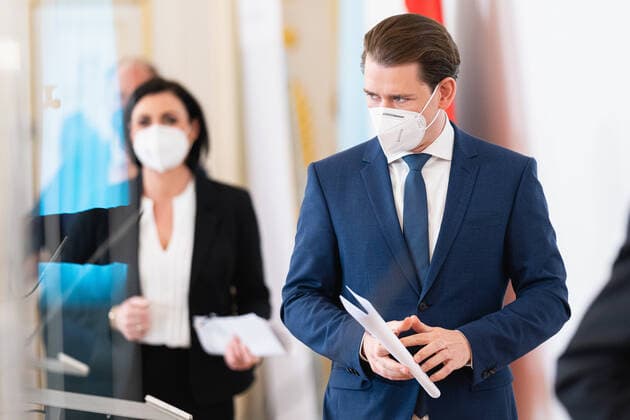 Wien 28.05.2021, Bundeskanzleramt, Wien, AUT, Bundesregierung, Pressekonferenz nach Beratungen der Bundesregierung mit Experten und den Landeshauptleuten zu Corona-Massnahmen und den geplanten Oeffnungsschritten, im Bild Sebastian Kurz (OeVP) during a press conference after a meeting of the federal government with experts and state governors on corona measures and the planned opening steps at the federal chancellery in Vienna, Austria on 2021 05 28.