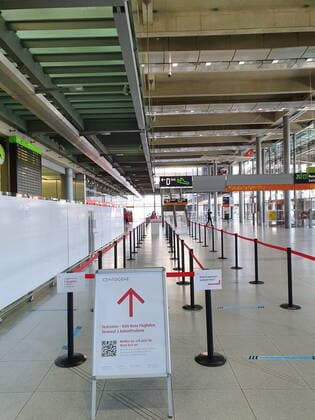 Köln Themenfoto: Corona, Reise, PCR-Test, 29.05.2021 Das Corona-Testzentrum im Flughafen Köln-Bonn ist ohne Testpersonen, Themenfoto: Corona, Reise, PCR-Test - Copyright: xAugstx xEibner-Pressefotox EP_jat