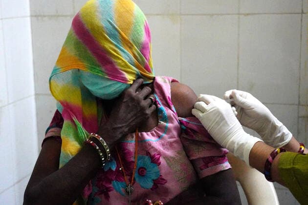 Virus Outbreak India Indian Health Worker Inoculates People With A Dose Of The Covid-19 Coronavirus Vaccine At A Vaccination Centre In Pushkar, Rajasthan, India On 30 May 2021. Pushkar Rajasthan India sharma-notitle210530_npFd7  Copyright: xHimanshuxSharmax