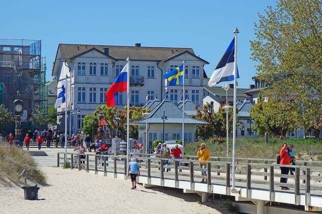 So langsam kehrt Normalität auf Usedom ein. Tagesgäste und Urlauber aus Mecklenburg-Vorpommern genießen die Freiheit. Hoteliers und Gaststätten sind bereit auf den großen Ansturm am 4. Juni, wenn Urlauber aus anderen Bundesländern kommen können. 30.05.2021 in Ahlbeck (Coronavirus)