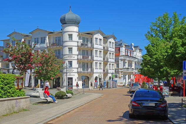 So langsam kehrt Normalität auf Usedom ein. Tagesgäste und Urlauber aus Mecklenburg-Vorpommern genießen die Freiheit. Hoteliers und Gaststätten sind bereit auf den großen Ansturm am 4. Juni, wenn Urlauber aus anderen Bundesländern kommen können. 30.05.2021 in Ahlbeck (Coronavirus)