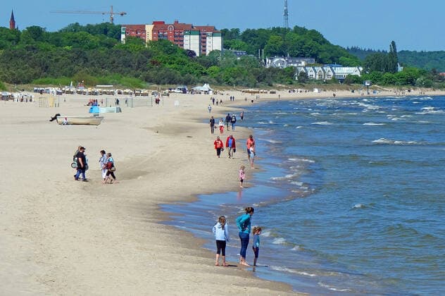 So langsam kehrt Normalität auf Usedom ein. Tagesgäste und Urlauber aus Mecklenburg-Vorpommern genießen die Freiheit. Hoteliers und Gaststätten sind bereit auf den großen Ansturm am 4. Juni, wenn Urlauber aus anderen Bundesländern kommen können. 30.05.2021 in Ahlbeck (Coronavirus)