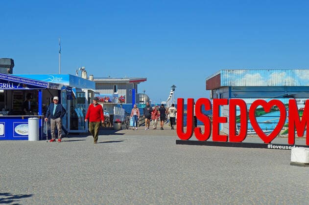 So langsam kehrt Normalität auf Usedom ein. Tagesgäste und Urlauber aus Mecklenburg-Vorpommern genießen die Freiheit. Hoteliers und Gaststätten sind bereit auf den großen Ansturm am 4. Juni, wenn Urlauber aus anderen Bundesländern kommen können. 30.05.2021 in Zinnowitz (Coronavirus)
