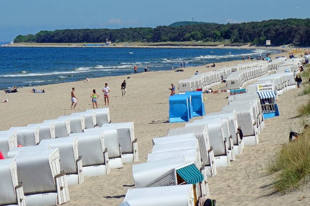 So langsam kehrt Normalität auf Usedom ein. Tagesgäste und Urlauber aus Mecklenburg-Vorpommern genießen die Freiheit. Hoteliers und Gaststätten sind bereit auf den großen Ansturm am 4. Juni, wenn Urlauber aus anderen Bundesländern kommen können. 30.05.2021 in Zinnowitz (Coronavirus)