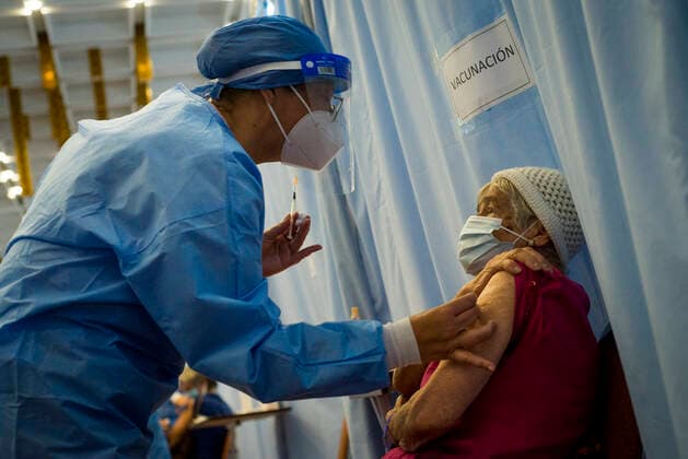 Coronavirus Vaccination In Caracas, Venezuela People wait to receive the first dose of the Sputnik V vaccine against the COVID-19 coronavirus during a vaccination day promoted by the municipality and supported by the state government in Caracas, on May 30, 2021. Caracas Venezuela lezama-notitle210530_npMgH  Copyright: xJonathanxLanzax