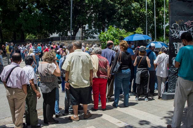Coronavirus Vaccination In Caracas, Venezuela People wait to receive the first dose of the Sputnik V vaccine against the COVID-19 coronavirus during a vaccination day promoted by the municipality and supported by the state government in Caracas, on May 30, 2021. Caracas Venezuela lezama-notitle210530_np4Bl  Copyright: xJonathanxLanzax