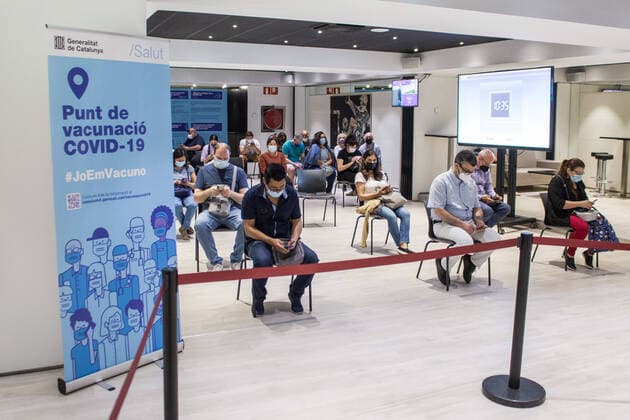 May 31, 2021, Barcelona, Catalonia, Spain: People are seen at a waiting room after being vaccinated at the Camp Nou..To accelerate the vaccination of COVID-19, the Futbol Club Barcelona has offered a space in the club s stadium, Camp Nou, for the Catalan Health Department to expand the mass immunization points. Barcelona Spain - ZUMAs197 20210531_zaa_s197_088 Copyright: xThiagoxPrudenciox