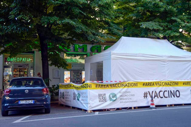 June 1, 2021, Rome, Italy: View of a gazebo installed outside a pharmacy in Rome..From today 1 June, vaccinations against Coronavirus COVID 19 in pharmacies have begun in Italy. Rome Italy - ZUMAs197 20210601_zaa_s197_011 Copyright: xVincenzoxNuzzolesex