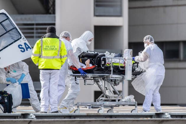 La Rochelle (western France) on March 29, 2020: coronavirus outbreak, patient transfer to St. Louis Hospital by ICU ambulance helicopter La Rochelle (western France) on March 29, 2020: coronavirus outbreak, patient transfer to St. Louis Hospital by ICU ambulance helicopter La Rochelle France  Copyright: xLeotyxX Andia.frx 362295