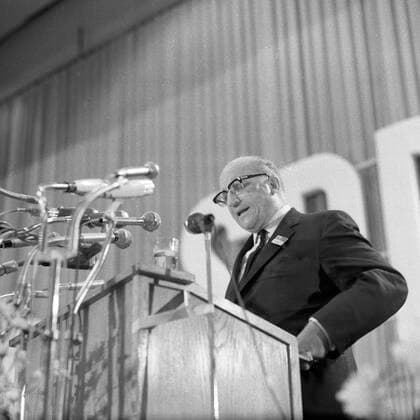 SPD-Parteitag in Dortmund 1966 DEU, Deutschland, Dortmund: Der Parteitag der SPD vom 1.-5-6.1966 in der Dortmund Westfalenhalle.Heinz Kühn am Rednerp. DEU, Germany, Dortmund: The Party Congress of the SPD from 1-5.6.1966 in the Dortmund Westfalenhalle. NRW *** SPD Party Congress in Dortmund 1966 DEU, Germany, Dortmund The Party Congress of the SPD from 1 5 6 1966 in the Dortmund Westfalenhalle Heinz Kühn at the speakerp DEU, Germany, Dortmund The Party Congress of the SPD from 1 5 6 1966 in the Dortmund Westfalenhalle NRW