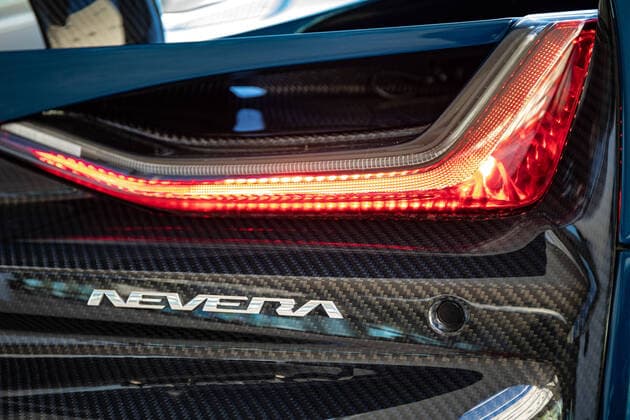 Mate Rimac introduced Nevera: This car pushes the boundaries Nevera, Mate Rimac s new car can be seen at the presentation to potential buyers. Mate Rimac gave a statement to the media regarding his new electric car Nevera. Nevera is a serial car, we discovered the final version of that car, which is now starting production and delivery to customers. Homologation will be completed in the next few months. What is interesting about this car is that it pushes the boundaries - said Rimac. It is the most powerful production car ever produced, with 1,900 horsepower, under 2 seconds from 0 to 100, under 9 seconds per quarter mile, making it the fastest accelerating car ever on the road, Rimac says. At the press conference, Rimac also commented on t GrgoxJelavic PIXSELL