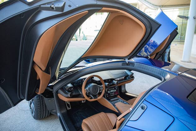 Mate Rimac introduced Nevera: This car pushes the boundaries Nevera, Mate Rimac s new car can be seen at the presentation to potential buyers. Mate Rimac gave a statement to the media regarding his new electric car Nevera. Nevera is a serial car, we discovered the final version of that car, which is now starting production and delivery to customers. Homologation will be completed in the next few months. What is interesting about this car is that it pushes the boundaries - said Rimac. It is the most powerful production car ever produced, with 1,900 horsepower, under 2 seconds from 0 to 100, under 9 seconds per quarter mile, making it the fastest accelerating car ever on the road, Rimac says. At the press conference, Rimac also commented on t GrgoxJelavic PIXSELL