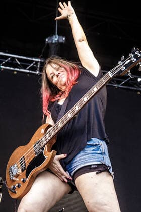L7 Denmark, Copenhagen - June 20, 2018. The American rock band L7 performs a live concert during the Danish heavy metal festival Copenhell 2018 in Copenhagen. Here bass player Jennifer Finch is seen live on stage. Copenhagen Denmark  Copyright: xGonzalesxPhoto PeterxTroestx